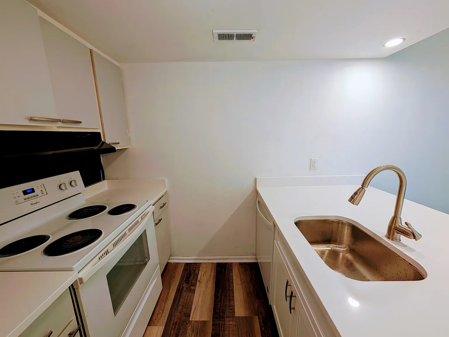 2 bed, 890 sqft, $1,250 — Photo 2