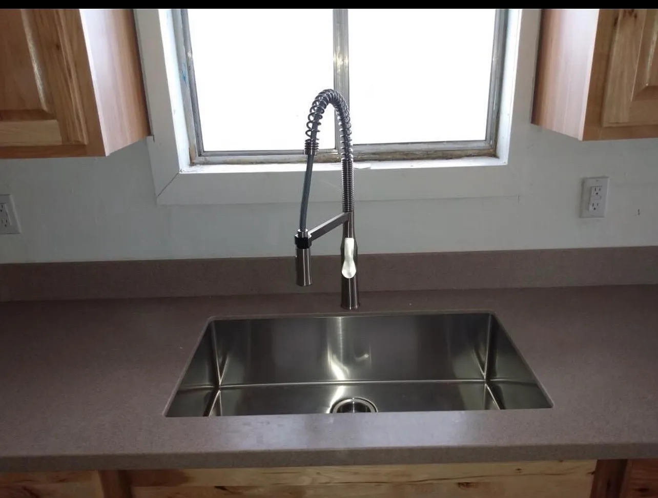 3 bed, 2500 sqft, $1,925 — Photo 3