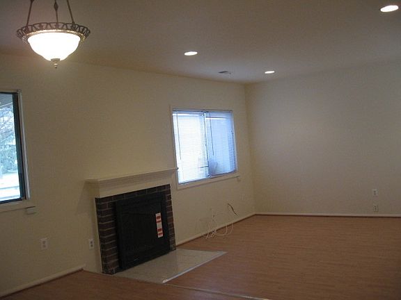 5th image of 856 Dogwood Ct