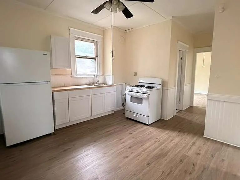 754 3rd Ave #2 — Photo 3