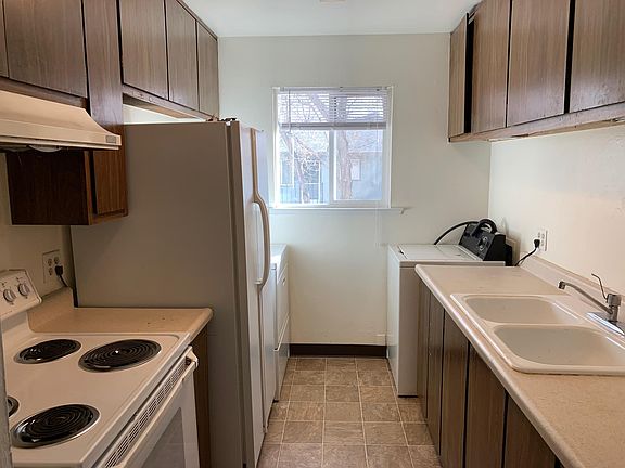 3rd image of 632 Pine Meadows Dr