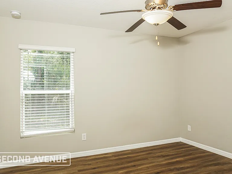 14134 Packard Ave — Photo 16