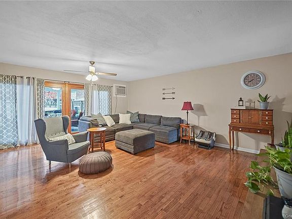 4th image of 134 Halgren Cres