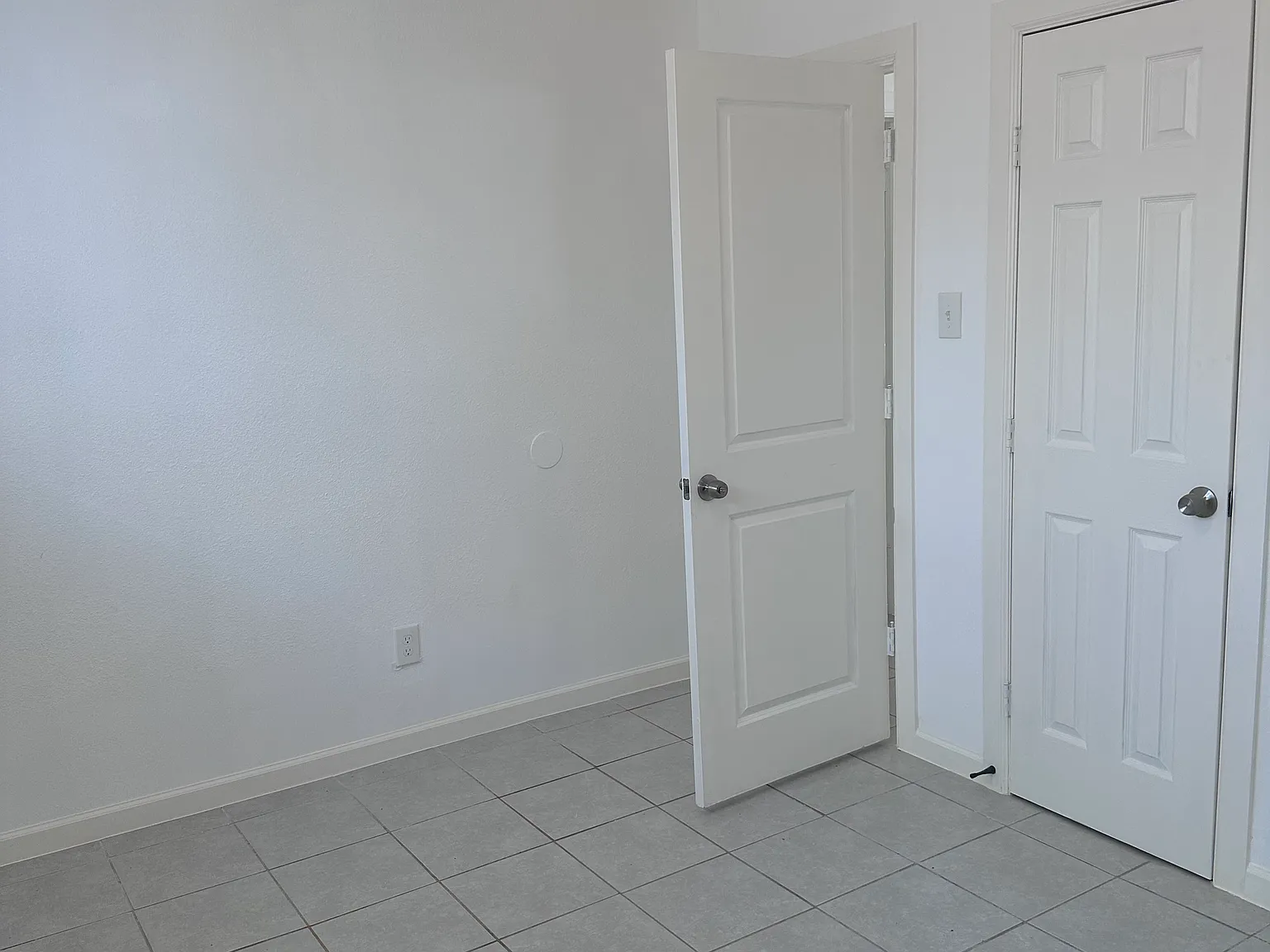 2 bed, 735 sqft, $1,200 — Photo 4