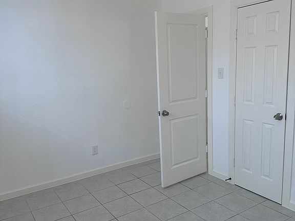 4th image of 7822 Oak Knoll Ln #A