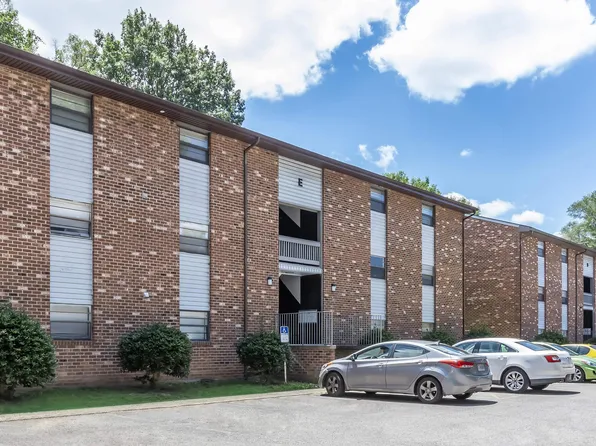 220 8th St, Vinton, VA 24179