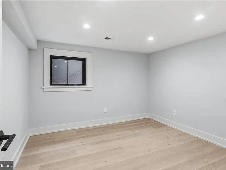 5921 Chesterbrook Rd — Photo 82