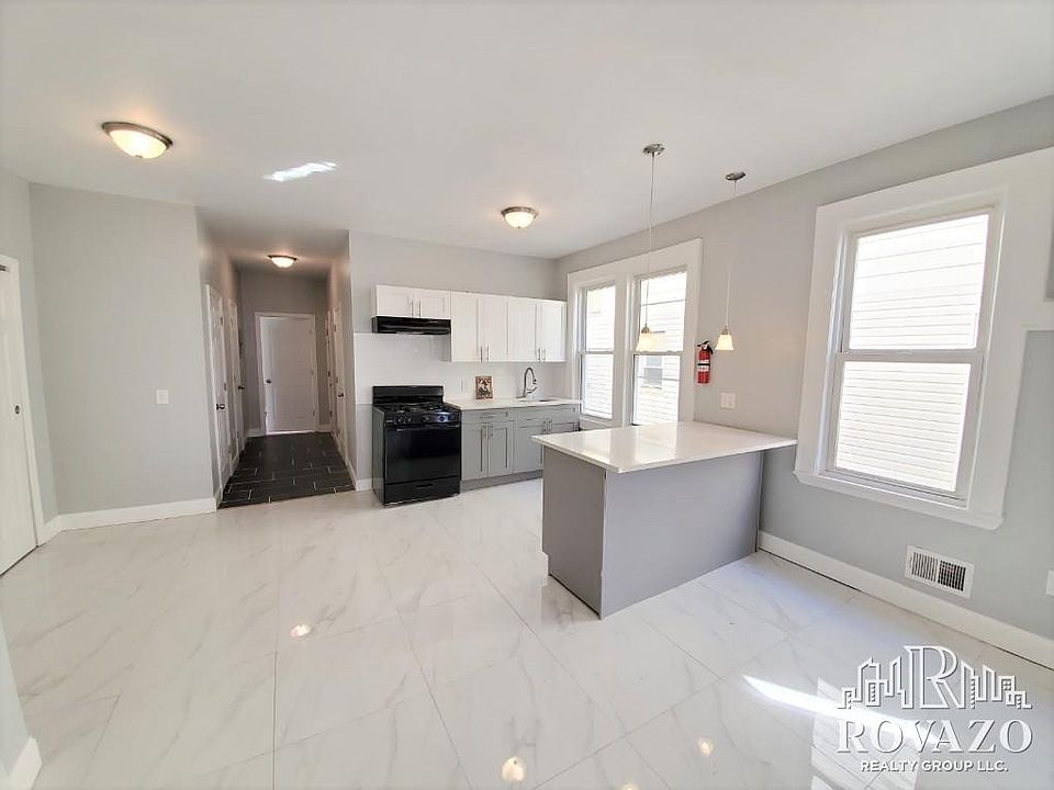 1st image of 686 18th Ave #2M