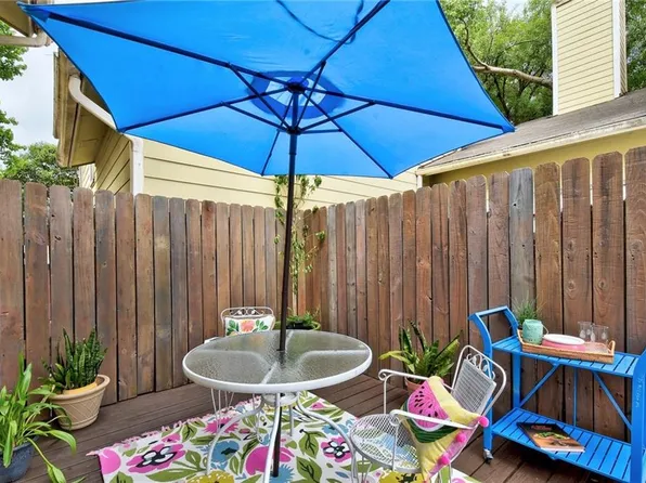 512 Eberhart Ln APT 603, Austin, TX 78745