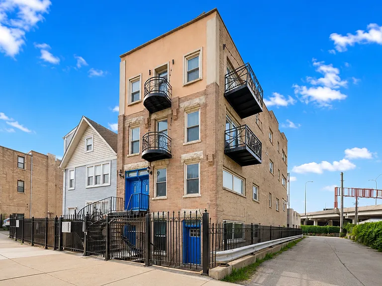 1542 W Wabansia Ave #1 — Photo 20
