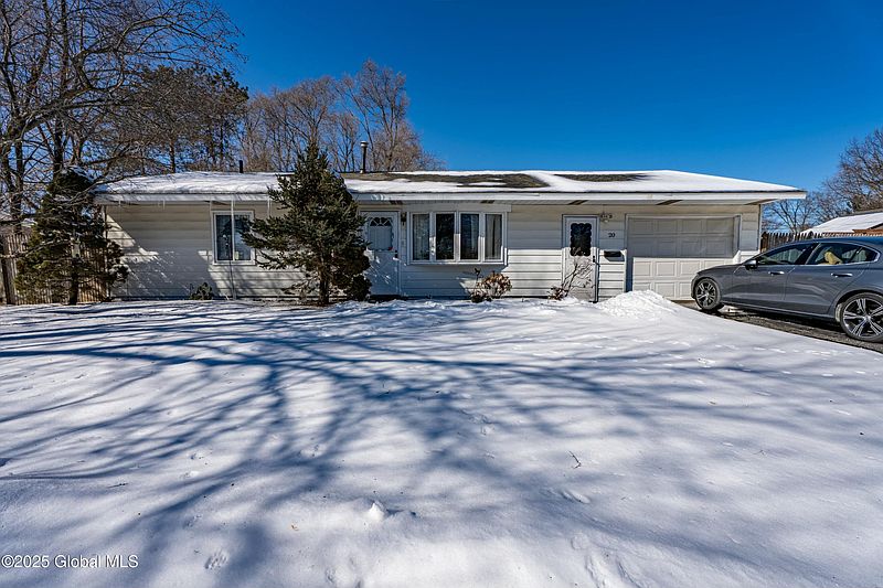 2nd image of 20 Hunting Road