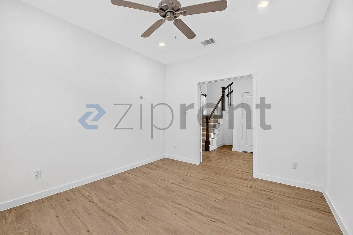 4 bed, 3.5 bath, 3181 sqft, $2,940 — Photo 4