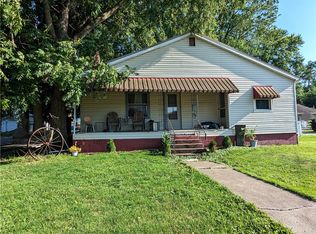 212 E West St, Georgetown, IL 61846