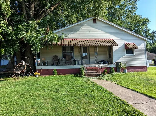 212 E West St, Georgetown, IL 61846