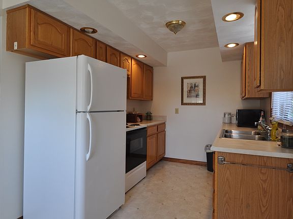 3rd image of 200A N Smith Rd #A