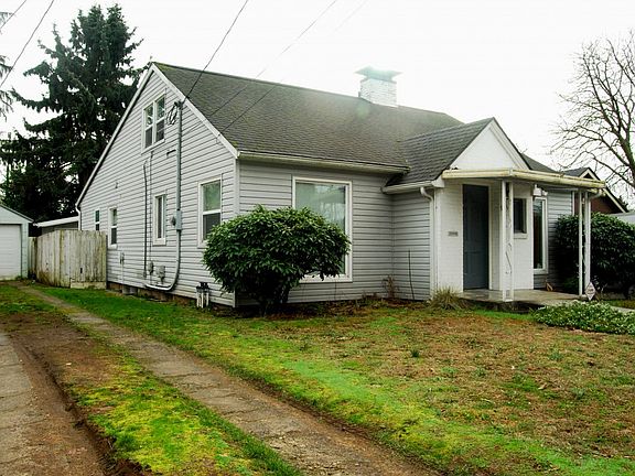 3rd image of 505 E McLoughlin Blvd