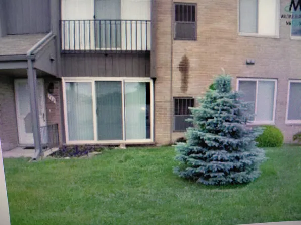 708 Sunset Ln, Saint Clair Shores, MI 48082