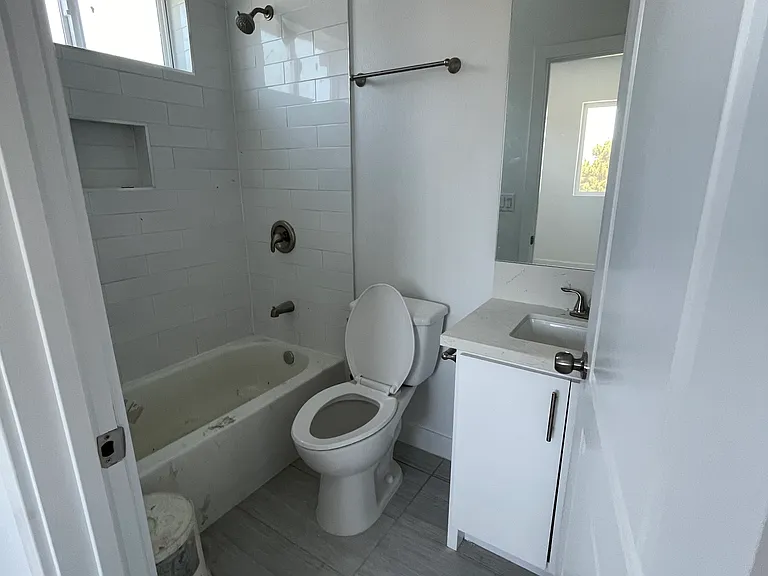 11455 Victory Blvd — Photo 5