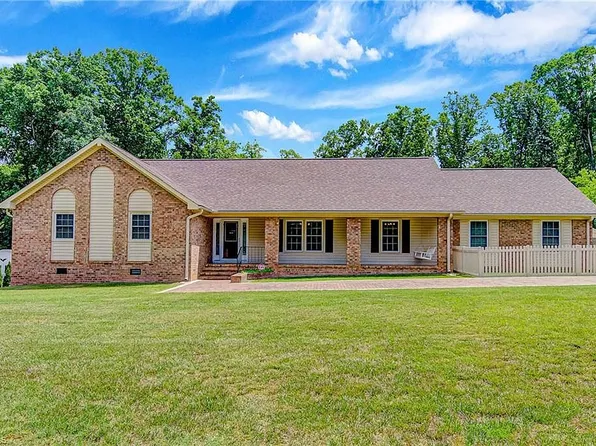 6300 Oak Forest Ct, Summerfield, NC 27358