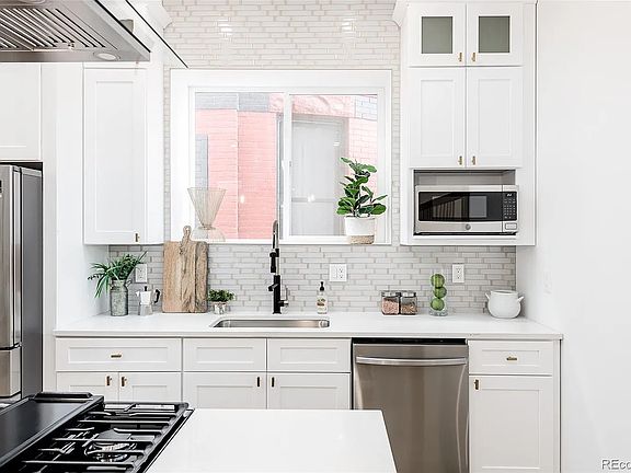 5th image of 2442 Tremont Pl