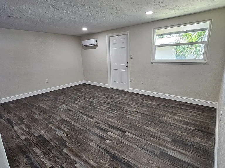 204 7th Ave W #B — Photo 15