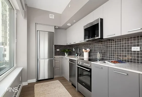 Rented by MNS Marketing | media 25