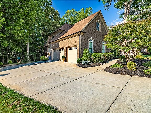 4th image of 6304 Autumn Crest Ct