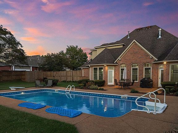 2nd image of 1307 Dogwood Dr