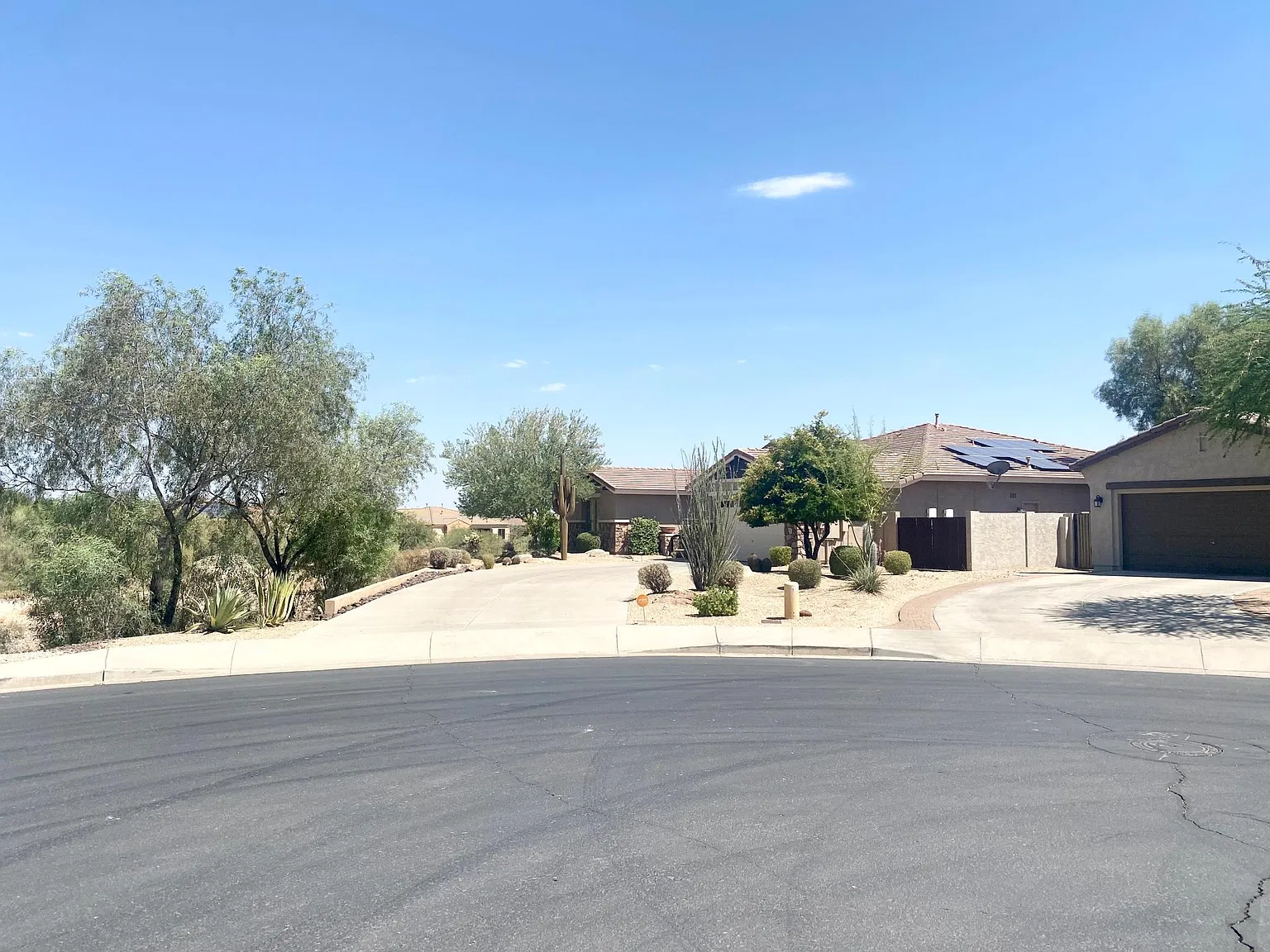 4 bed, 2.5 bath, 2908 sqft, $3,900 — Photo 4