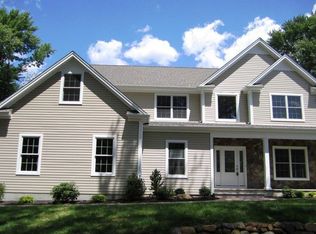 26 Berlin Rd, Parsippany, NJ 07054