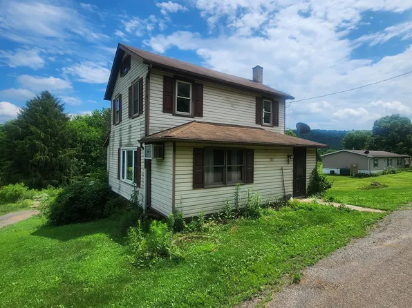 303 Swamp Poodle Ln, Herndon, PA 17830