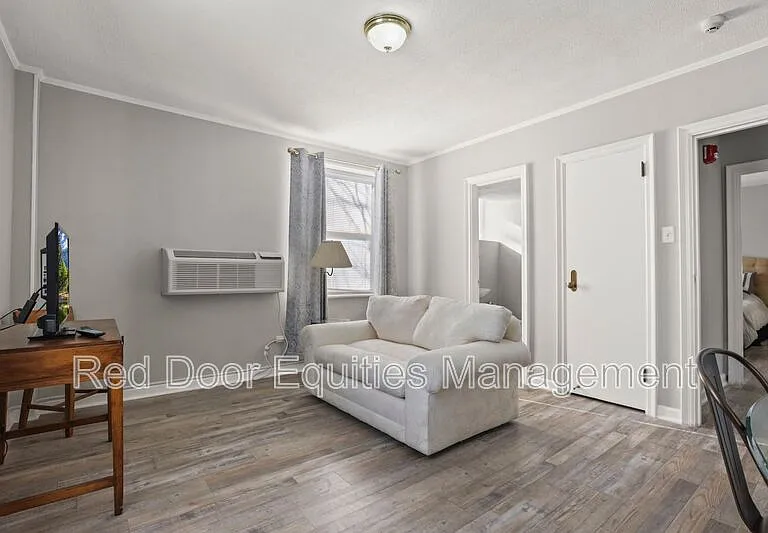 123 N Broad St #201 — Photo 2