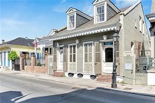 1119 Bourbon St #4 Photo 1