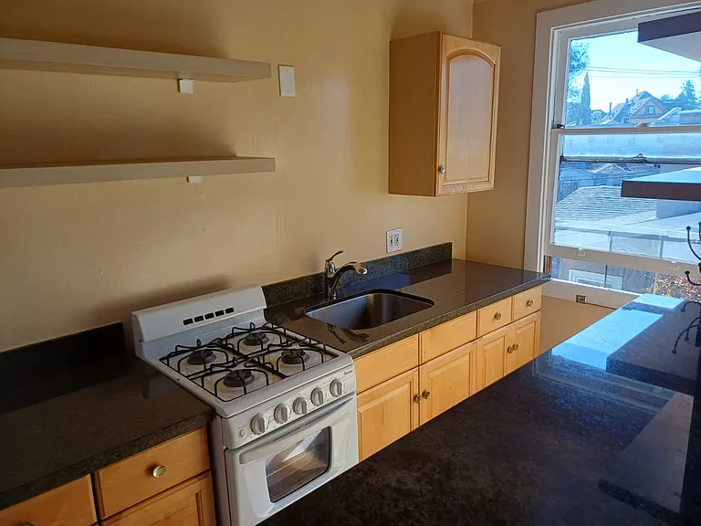 437 Athol Ave #A — Photo 19