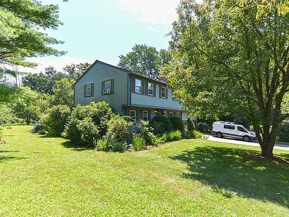 3rd image of 4 Kimberly Dr