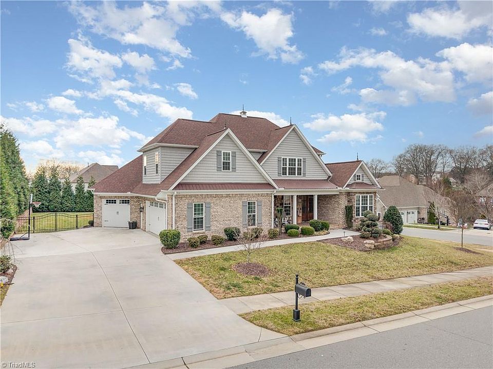 1st image of 4824 Summer Hill Way