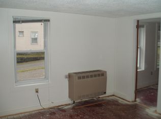 84 Pearl St APT B, Northfield, VT 05663