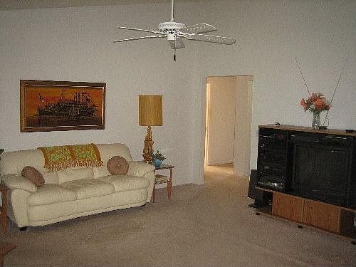 5th image of 10 Parkview Dr