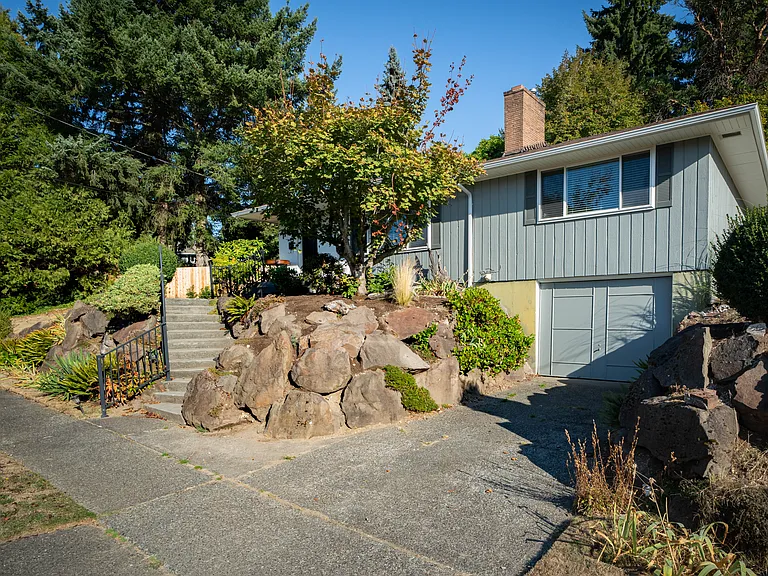11412 30th Pl SW — Photo 1