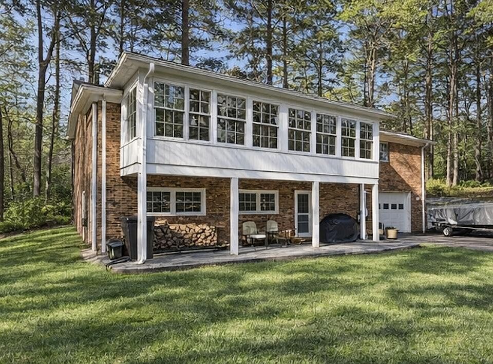 2nd image of 1600 Curtis Rd