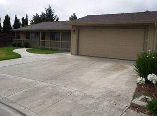 1325 Beth Ct, Hollister, CA 95023