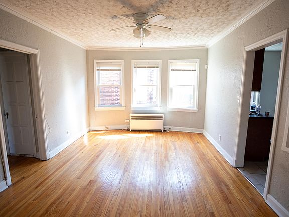 Gorgeous dining room with great natural sunlight