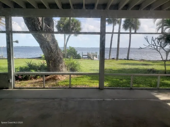 1181 Sunny Point Dr, Melbourne, FL 32935