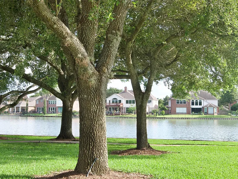 1839 Lake Winds Dr — Photo 31