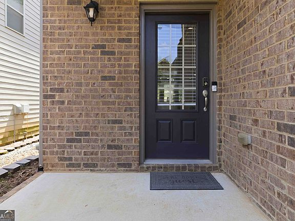 4th image of 2618 Lake Manor Cir
