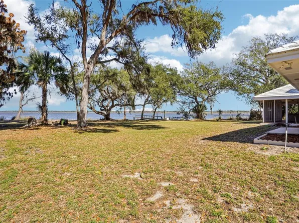 37048 County Road 452, Grand Island, FL 32735
