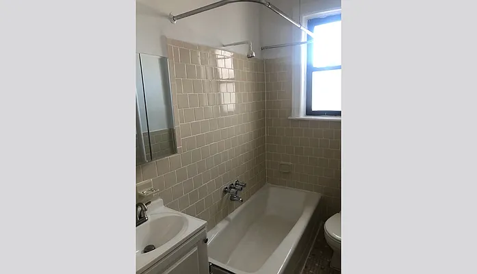 Rented by Elite NY Holdings | media 15