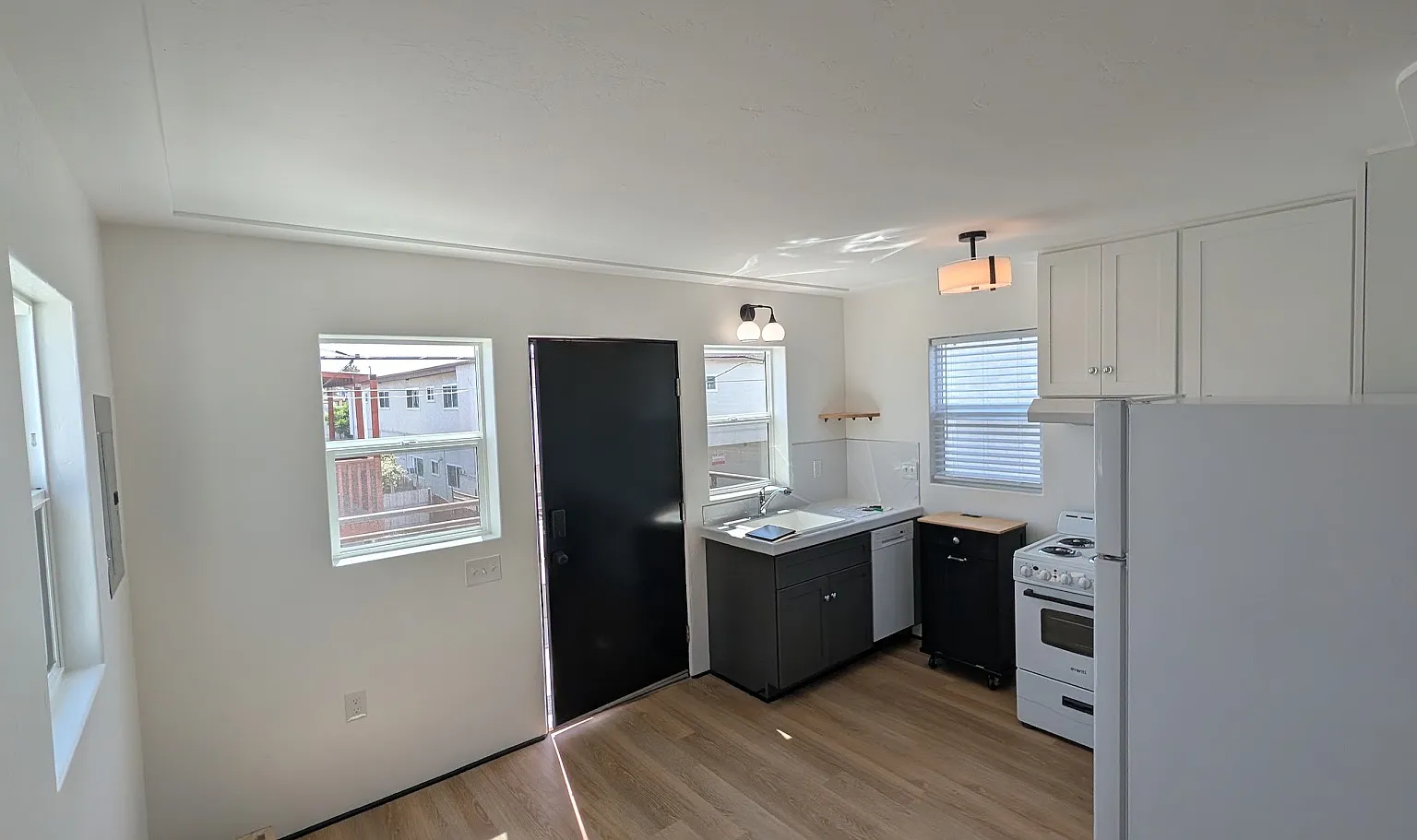 2 bed, 500 sqft, $2,850 — Photo 4