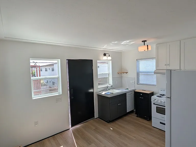 3447 Collier Ave — Photo 4