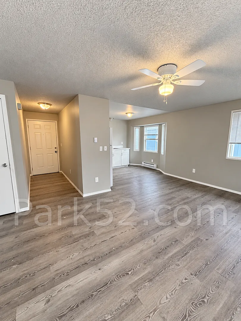 1/2 Off the 1st Full Month's Rent! Tacoma Area Fourplex - 2 Bedroom 1 Bathroom Apartment — Photo 4